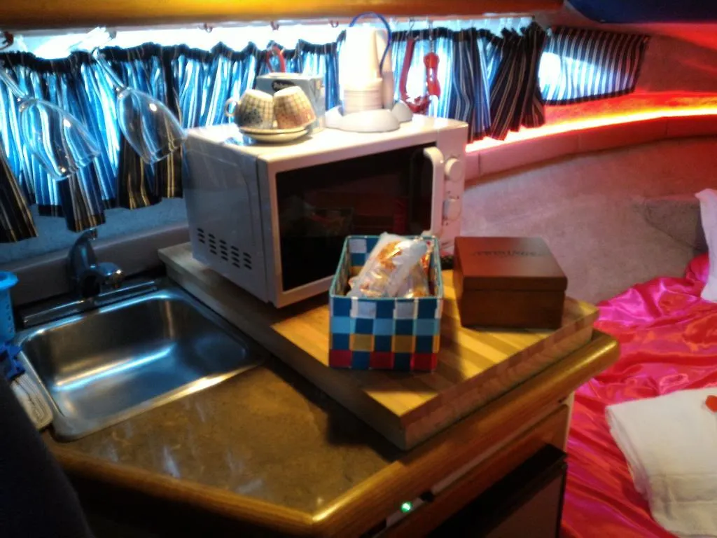 מלון Sissi Boat קליארי